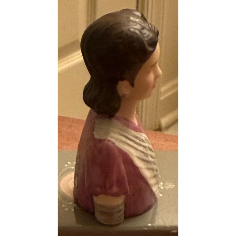 Avon 1984 American Fashion‎ Silhouettes Thimble Circa 1942 Original Box & Pouch